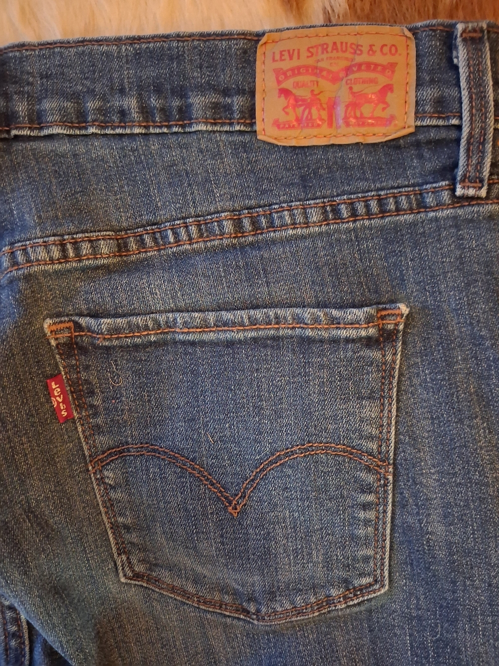 Levi's Women's Blue Denim Back-Pocket Jean Shorts. Red Tag.